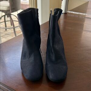 Classic Black Women's Ankle Boots - Sleek Zip Design